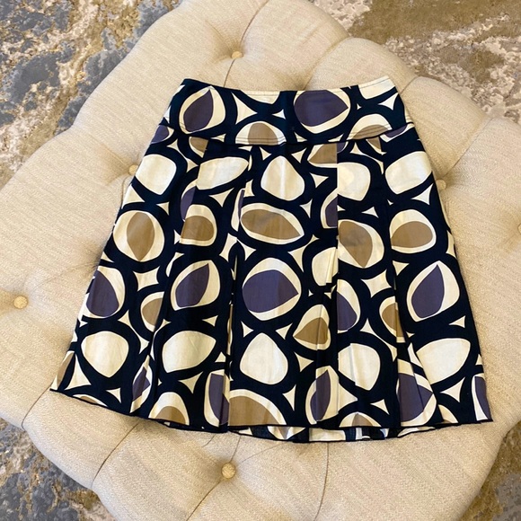 Laura Petites “A” Line skirt Size 10 Waist approx 14” Length approx 22-1/2” - Picture 1 of 2